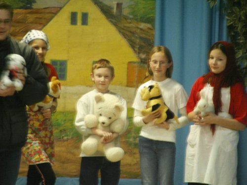 Hraje celá dědina aneb S veselou myslí na nesmysly. - 18.3.2006